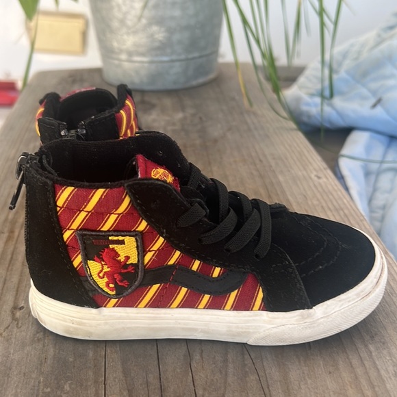 Vans Hogwarts Harry Potter hi-tops suede and canvas,  toddler size 8.  So cute! - Picture 4 of 8